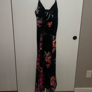 Super cute and flowy dress